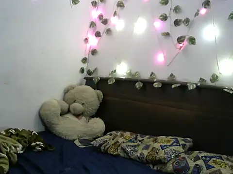 Snapshot of AngelAnaya018 chatting on February 24, 2026, 3:35 pm AngelAnaya018 online show from February 24, 2026, 3:35 pm