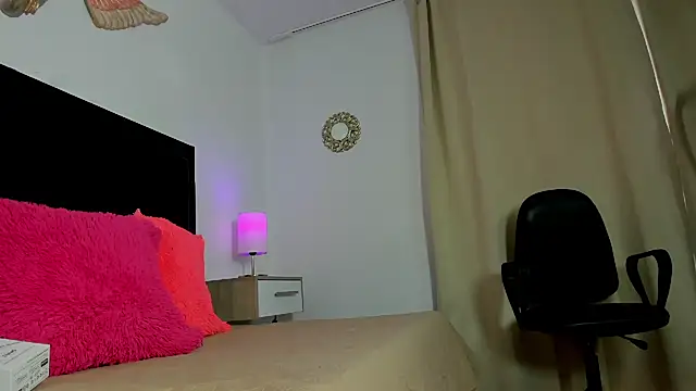 Natalye 23 online show from March 27, 2026, 10:33 pm