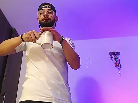 Snapshot of Axel_Stton chatting on January 13, 2026, 1:59 pm Axel Stton online show from January 13, 2026, 1:59 pm