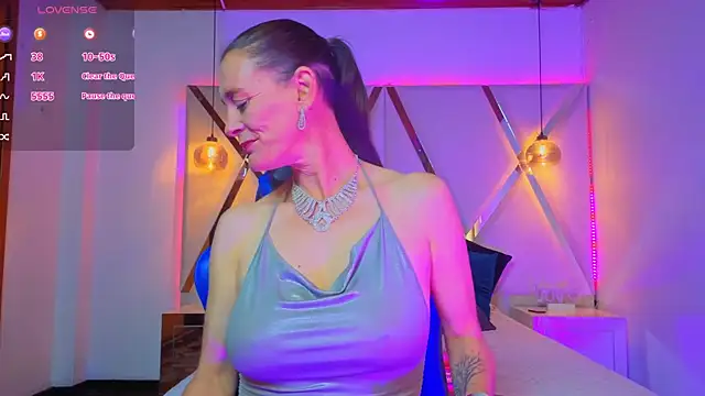 Snapshot of LeanaMaturex chatting on January 14, 2026, 1:37 pm LeanaMaturex online show from January 14, 2026, 1:37 pm