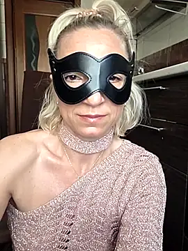 DahliaDew online show from January 14, 2026, 10:30 am