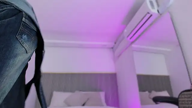 ashvalentine online show from February 26, 2026, 7:36 pm