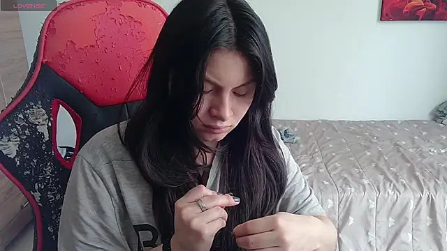 yessica gomez01 online show from January 15, 2026, 3:04 pm