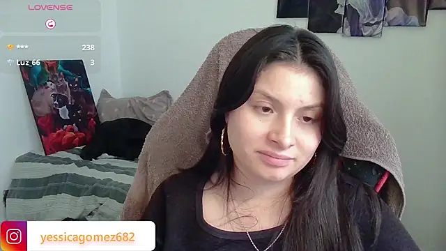 yessica gomez01 online show from February 15, 2026, 10:41 pm