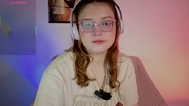 Snapshot of Mia_Franklyn chatting on April 28, 2026, 1:04 am Mia Franklyn online show from April 28, 2026, 1:04 am