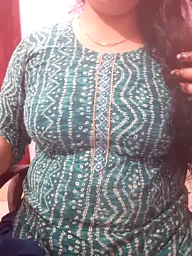 Snapshot of sexy_Mal7 chatting on February 2, 2026, 4:33 am sexy Mal7 online show from February 2, 2026, 4:33 am