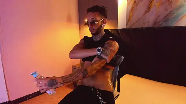 Snapshot of axel_valtier chatting on January 14, 2026, 4:38 am axel valtier online show from January 14, 2026, 4:38 am