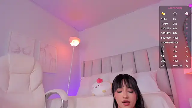 your alina18 online show from April 9, 2026, 12:34 am