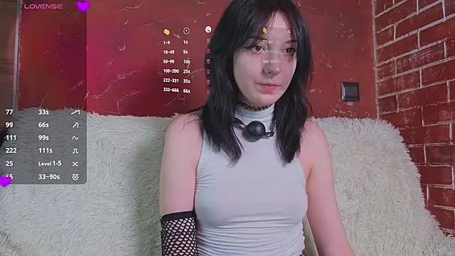 LisaBunnyy online show from May 25, 2026, 9:35 pm