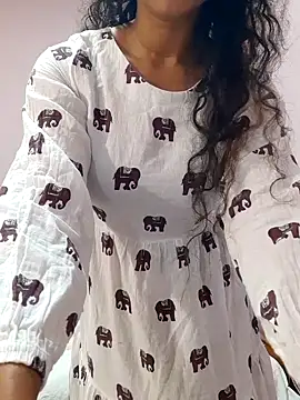 cutehotwife online show from March 27, 2026, 6:33 am