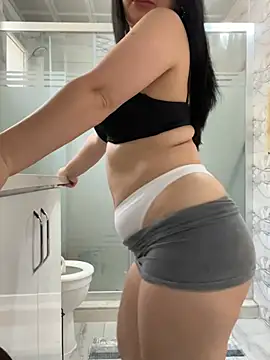 melissiaayzem online show from June 9, 2026, 11:55 am