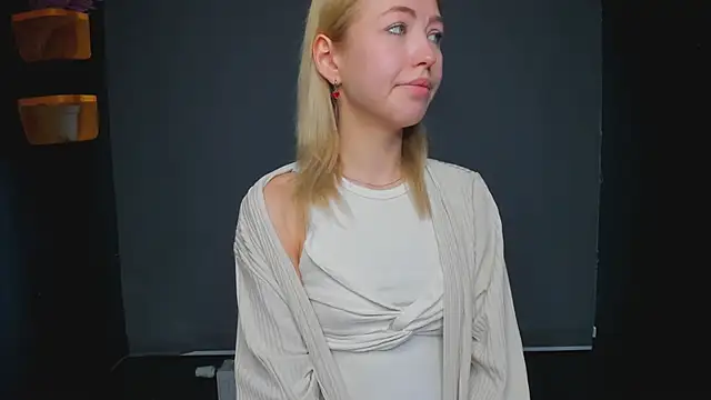 Moon Silk online show from January 15, 2026, 6:50 am