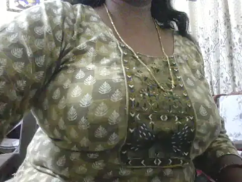 Snapshot of mohini_bhabhi chatting on August 4, 2026, 10:31 am mohini bhabhi online show from August 4, 2026, 10:31 am