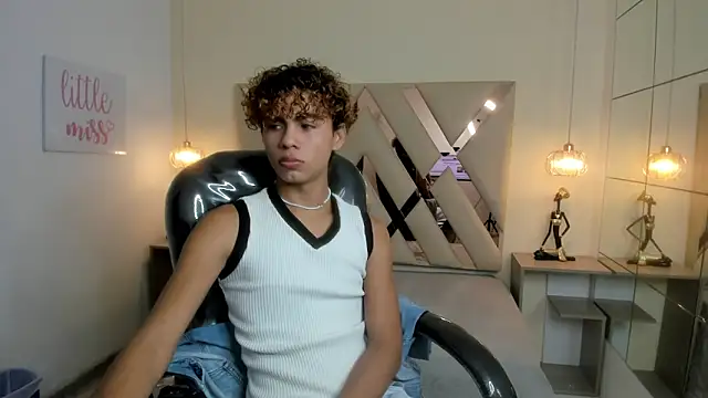 Anyelo Twink online show from March 12, 2026, 8:24 pm