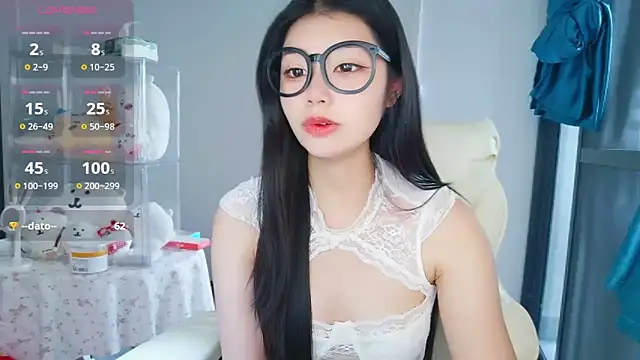 -XiaoYu-777 online show from April 11, 2026, 7:45 am