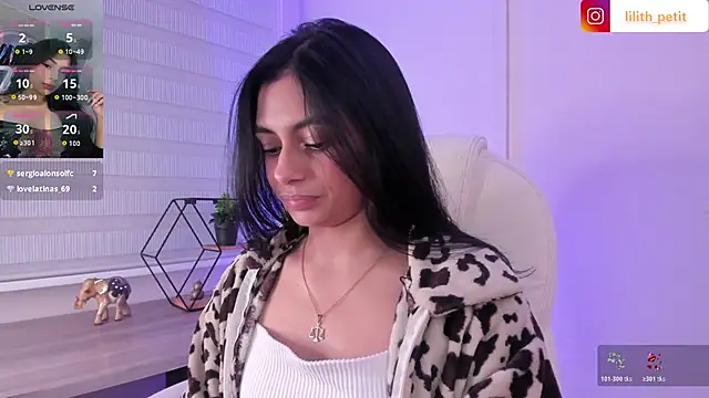 lilith petit  online show from April 7, 2026, 12:51 pm