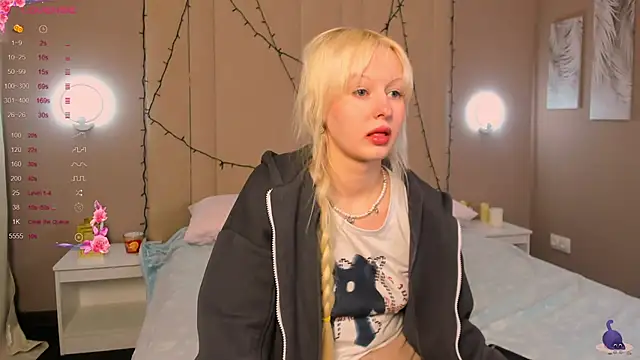 AdeleSilvy online show from April 13, 2026, 1:42 am