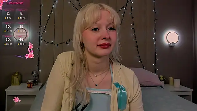 AdeleSilvy online show from March 17, 2026, 2:03 am