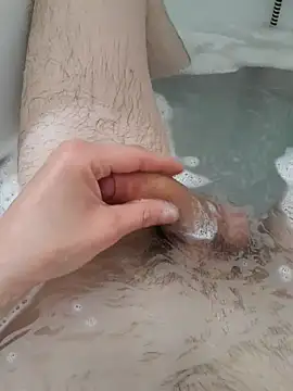 80julien online show from April 18, 2026, 12:51 pm