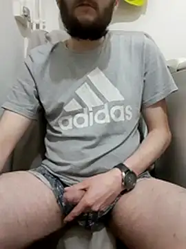 Snapshot of 80julien chatting on February 3, 2026, 1:27 am 80julien online show from February 3, 2026, 1:27 am