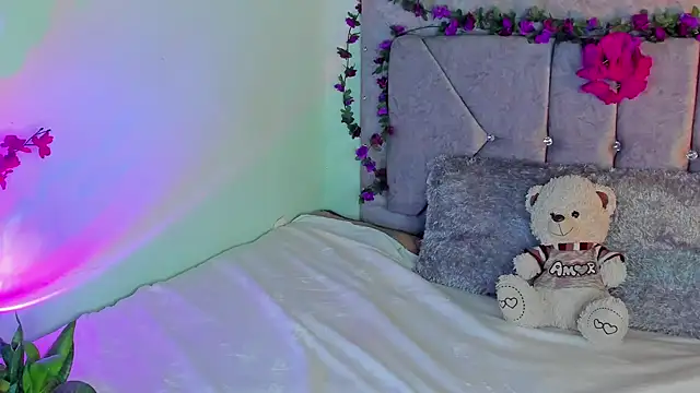 Britanny77 online show from March 26, 2026, 11:46 pm