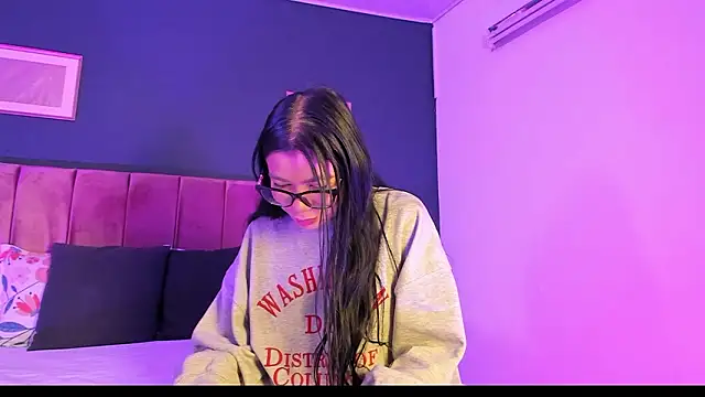 Snapshot of Little_Lexyy chatting on January 15, 2026, 3:32 am Little Lexyy online show from January 15, 2026, 3:32 am