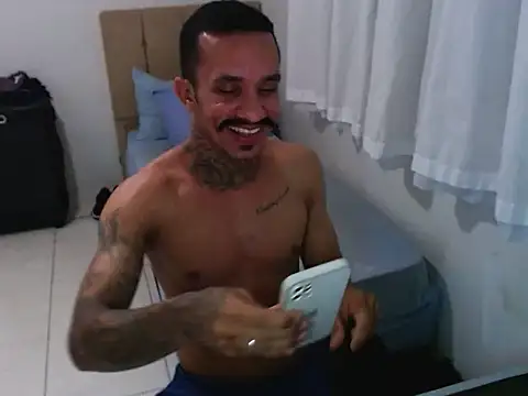 Snapshot of lipegonzalezz chatting on February 6, 2026, 2:29 am lipegonzalezz online show from February 6, 2026, 2:29 am