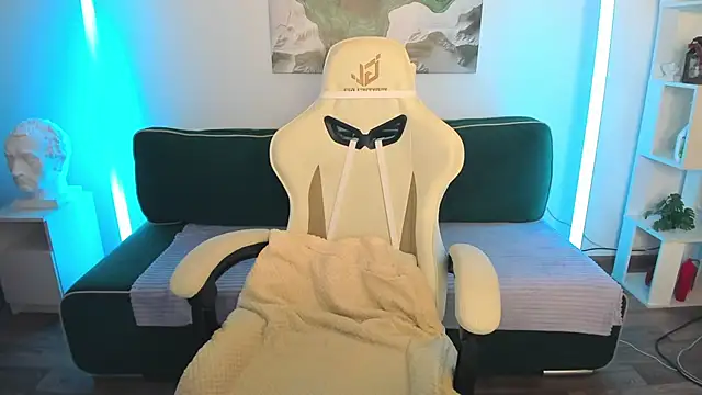 tracy aw online show from March 27, 2026, 6:11 am