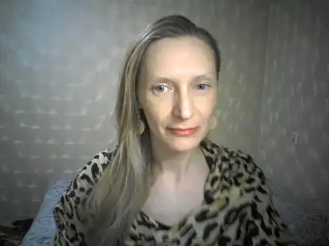 Snapshot of Averinona chatting on March 28, 2026, 5:03 pm Averinona online show from March 28, 2026, 5:03 pm