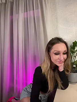 AnesaKis online show from February 10, 2026, 2:21 am