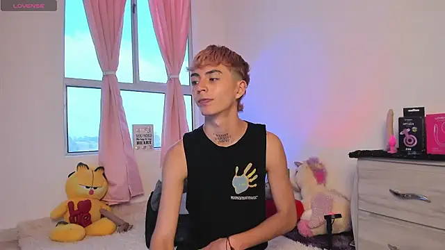 Maiky Cooper01 online show from February 11, 2026, 5:02 pm