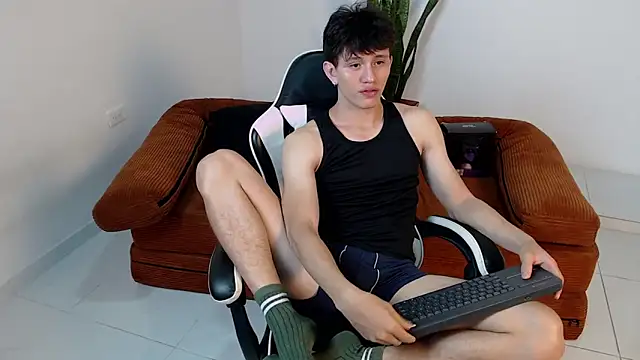 DarrenColleen online show from May 8, 2026, 10:13 pm