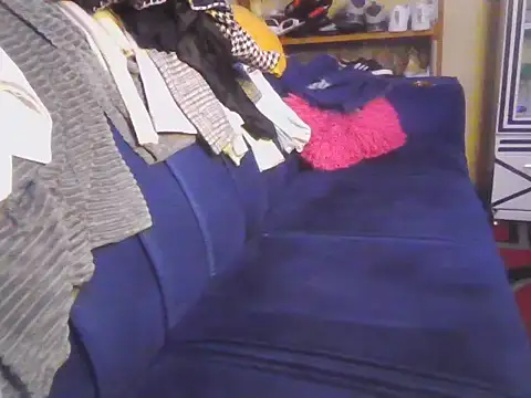 kiss-my-boobs online show from April 16, 2026, 3:35 pm