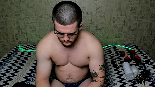 Snapshot of Well_boy chatting on February 18, 2026, 6:15 pm Well boy online show from February 18, 2026, 6:15 pm