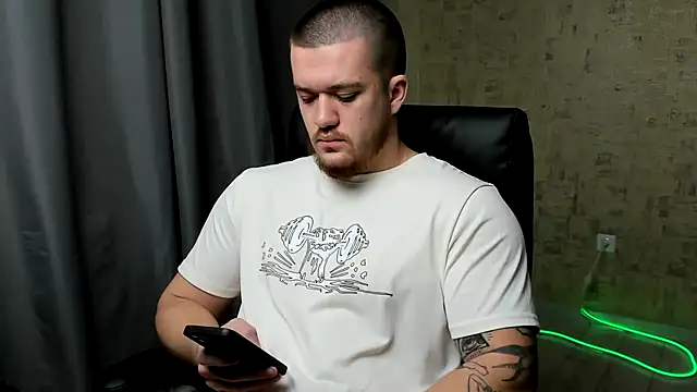 Snapshot of Well_boy chatting on February 13, 2026, 7:58 pm Well boy online show from February 13, 2026, 7:58 pm