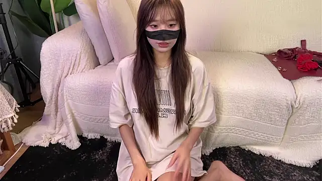 DouDou-- online show from July 19, 2026, 2:47 pm