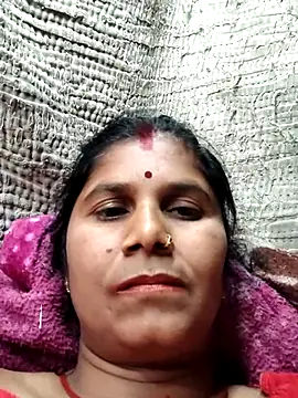 Snapshot of Hot_di97 chatting on February 18, 2026, 8:22 am Hot di97 online show from February 18, 2026, 8:22 am