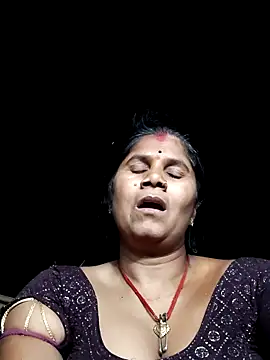 Hot di97 online show from May 19, 2026, 3:41 pm
