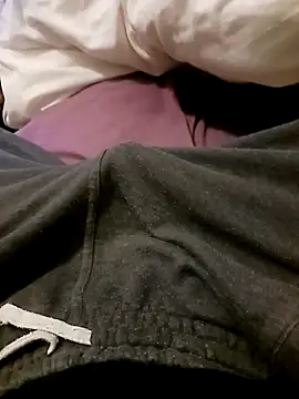 Hertsguy1984 online show from February 4, 2026, 11:55 pm