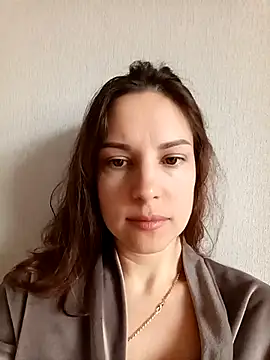 She-Moon online show from April 3, 2026, 6:20 am