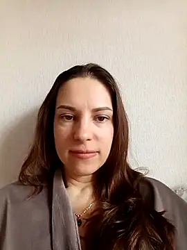 She-Moon online show from April 17, 2026, 5:43 am