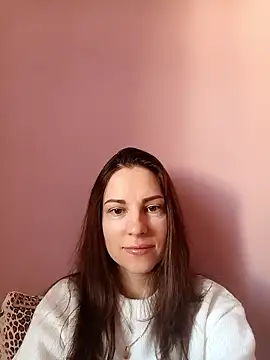 Snapshot of She-Moon chatting on January 13, 2026, 7:45 am She-Moon online show from January 13, 2026, 7:45 am