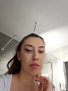 Virgin Pussy SquirtX online show from February 15, 2026, 3:44 pm