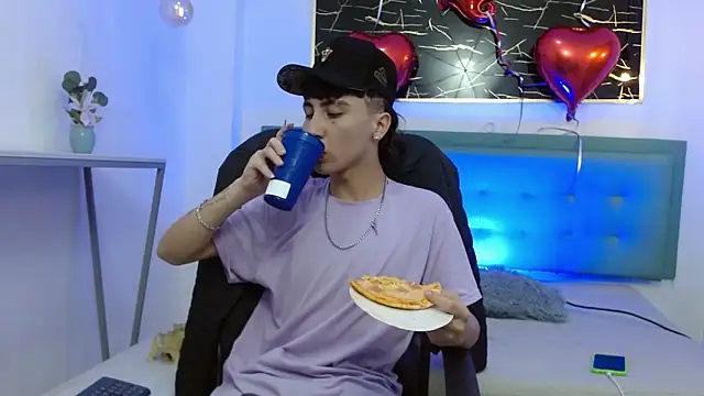 XanderGrey8 online show from February 16, 2026, 8:18 pm