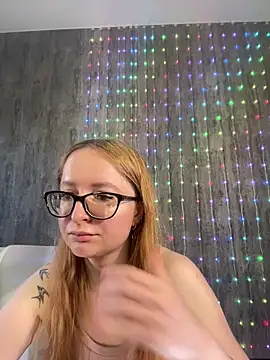 coy girl  online show from March 20, 2026, 12:17 pm