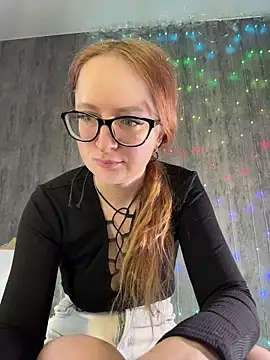 coy girl  online show from February 7, 2026, 11:51 am