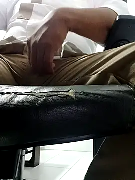 Snapshot of Antony-5045 chatting on April 9, 2026, 11:44 pm Antony-5045 online show from April 9, 2026, 11:44 pm