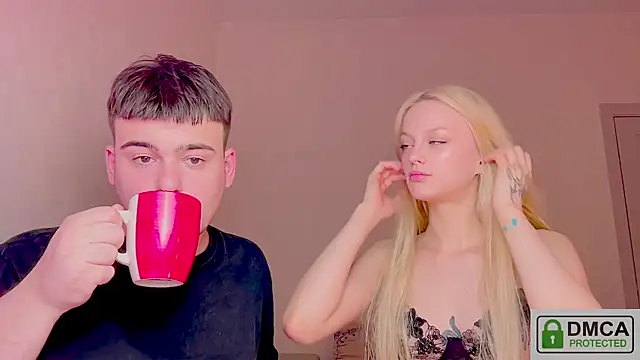 your molly mark  online show from April 17, 2026, 7:28 pm