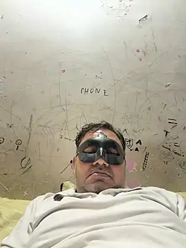 mastcopule online show from March 26, 2026, 7:12 pm