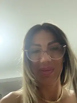 Missolevelvet online show from February 24, 2026, 9:15 pm